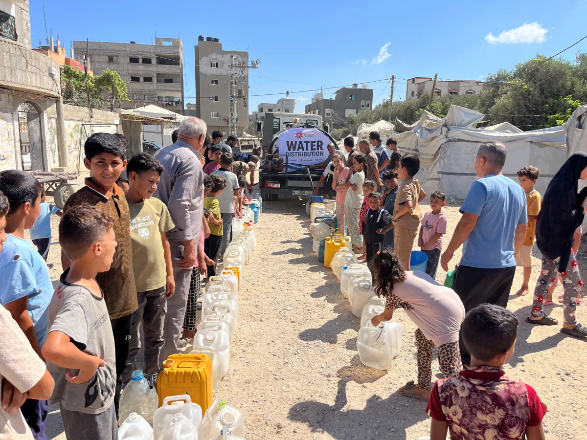 Safe water distribution, Gaza Strip