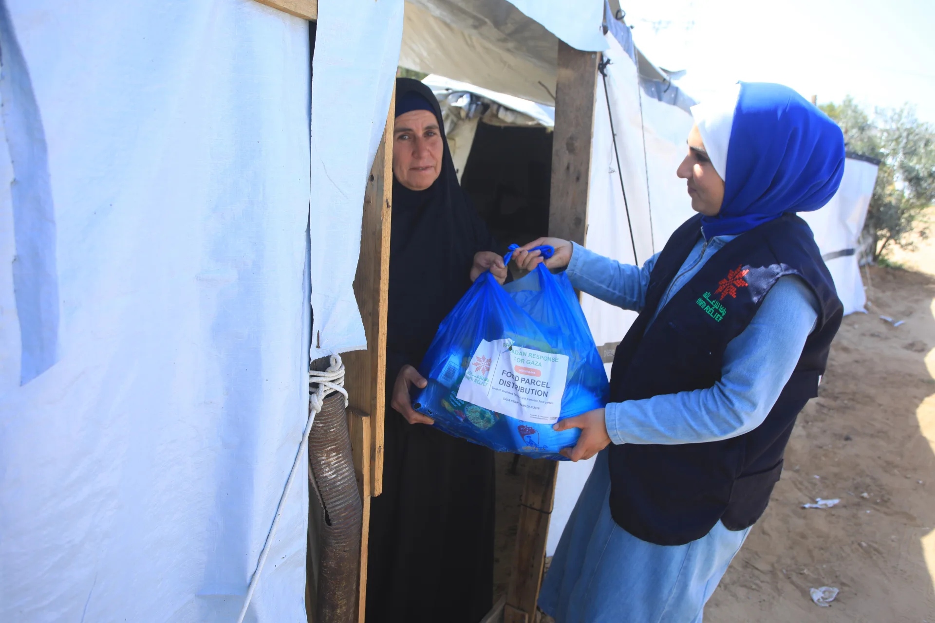 Food parcel distribution, Gaza Strip
